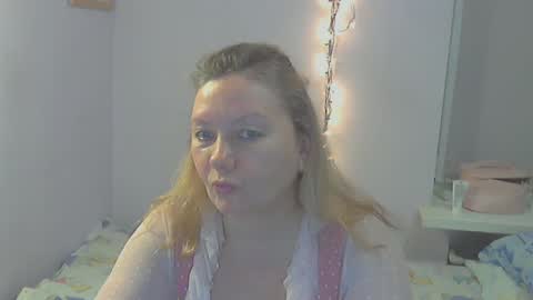 queen_jane8 online show from December 15, 2024, 8:09 pm