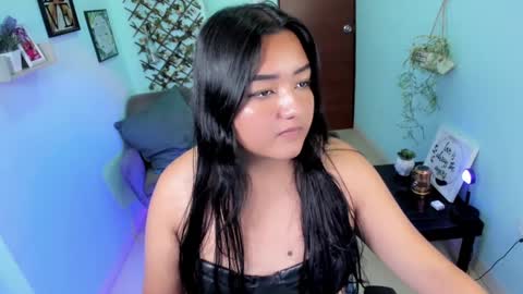 rachel_weissz online show from January 28, 2025, 7:47 pm