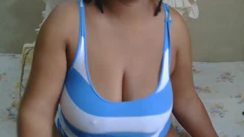 RealAmazingBoobs online show from December 17, 2024, 7:42 am