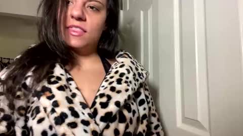 rebeccaravish12 online show from December 31, 2024, 6:09 am