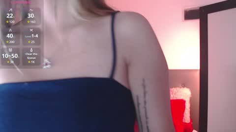 rebeccawhite_x online show from January 19, 2025, 4:26 am