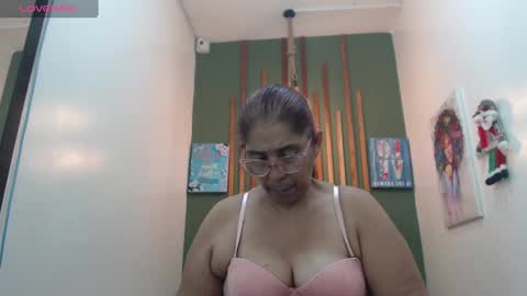 renata_milf_ online show from December 24, 2024, 11:42 am