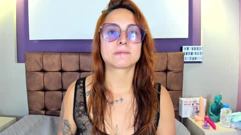 rhosyn_reyes online show from January 18, 2025, 7:15 pm