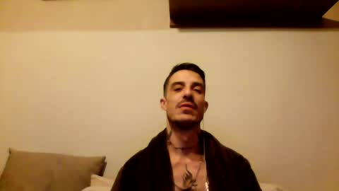 rober777xxl online show from November 11, 2024, 6:53 pm