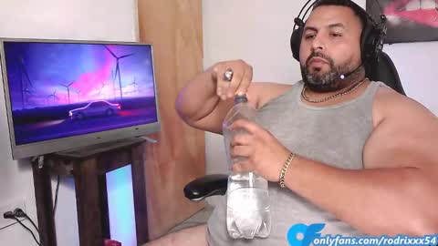 rodrixxx54 online show from January 5, 2025, 10:26 pm