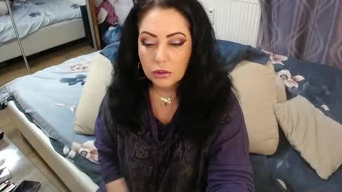 Camy online show from November 19, 2024, 7:01 am