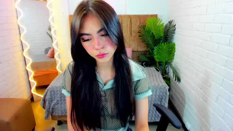 roxanne_tay online show from January 5, 2025, 7:11 pm