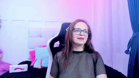 samantha_mature56 online show from November 29, 2024, 10:11 am