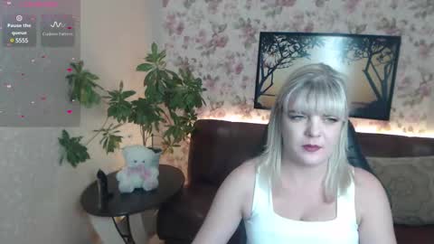 sandrawoolf online show from November 20, 2024, 10:21 am