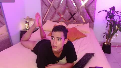 santi_ruby online show from February 6, 2025, 3:53 am