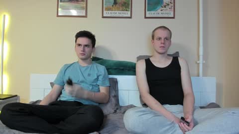 Thomas brunette and Alex blond online show from December 6, 2024, 4:49 pm