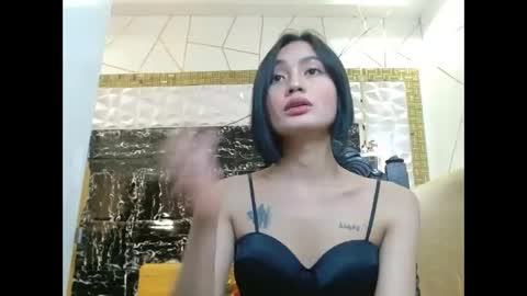 seductivelatinaxasian online show from December 26, 2024, 3:55 pm