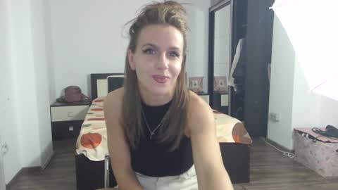 sellena_angels online show from December 6, 2024, 7:44 pm