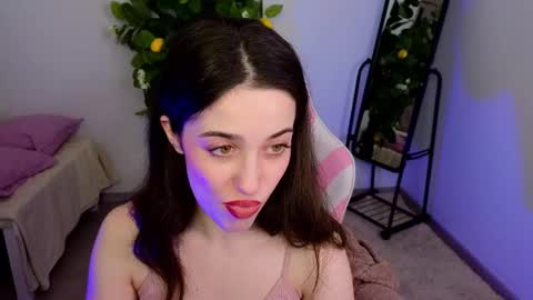 semily_super online show from November 20, 2024, 7:18 am