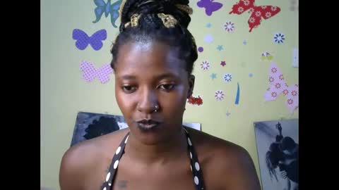 sexxyezzy_ online show from December 28, 2024, 3:26 pm