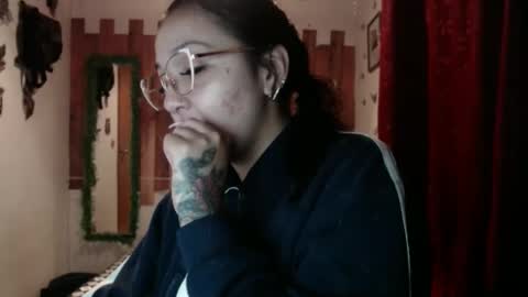 sexy lolas online show from December 2, 2024, 5:52 am