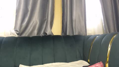 sexy_serena_ online show from December 22, 2024, 6:49 am