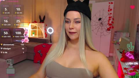 sexyyevelyn online show from November 18, 2024, 4:37 pm