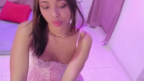 sharol_nia1 online show from January 6, 2025, 9:02 am