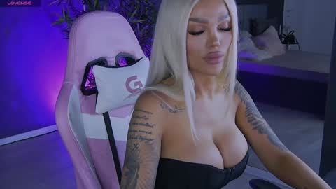 shayblonde online show from December 30, 2024, 8:51 pm