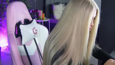 shayblonde online show from December 2, 2024, 8:56 pm