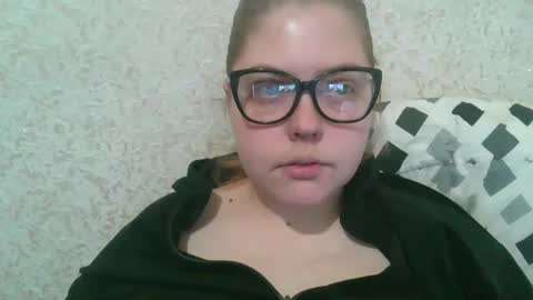 shy_kitte_cute online show from January 20, 2025, 6:39 pm