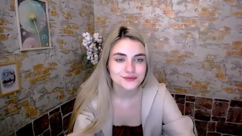 shy_sabrina_ online show from January 20, 2025, 7:49 am