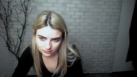 shy_sabrina_ online show from January 10, 2025, 8:50 am