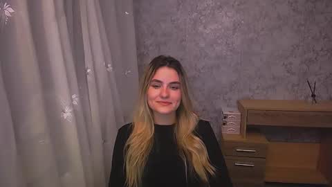 shy_sabrina_ online show from December 16, 2024, 11:08 am