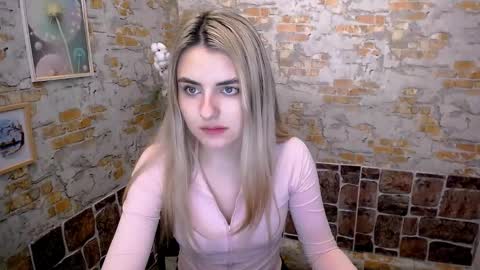 shy_sabrina_ online show from January 13, 2025, 7:38 am