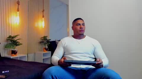 simeone_panda online show from November 12, 2024, 11:22 am