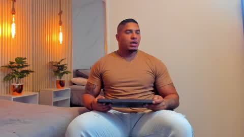 simeone_panda online show from November 21, 2024, 11:48 am