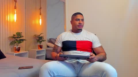 simeone_panda online show from November 22, 2024, 11:22 am