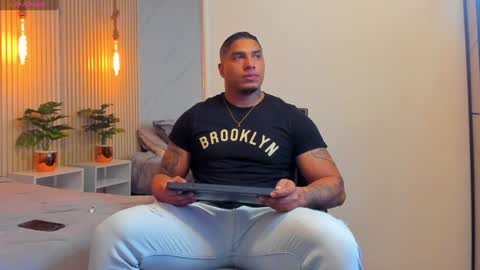 simeone_panda online show from November 27, 2024, 11:46 am