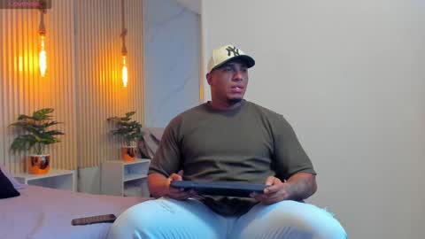 simeone_panda online show from December 5, 2024, 11:15 am