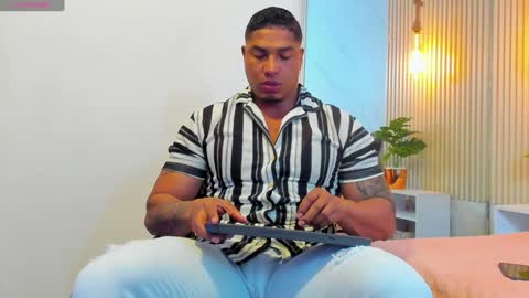 simeone_panda online show from January 5, 2025, 12:42 pm