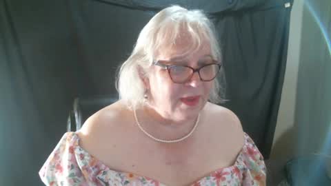 Sissy Diane online show from November 10, 2024, 2:20 pm