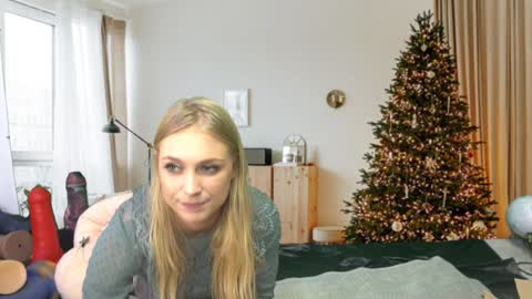 Elise online show from December 6, 2024, 2:38 pm