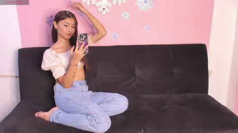 skinnyx_cute19 online show from December 28, 2024, 11:41 pm