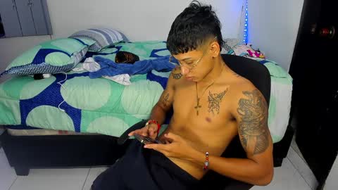 slim_master12 online show from December 20, 2024, 5:31 am