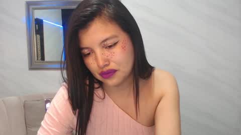 sofi_salomon_b online show from December 2, 2024, 8:03 pm