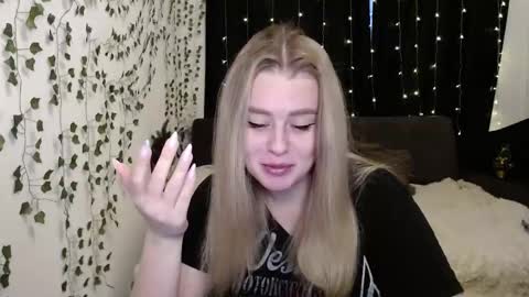 sofia_rosemary online show from December 28, 2024, 12:21 pm