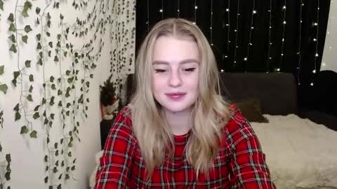 sofia_rosemary online show from December 30, 2024, 1:49 pm