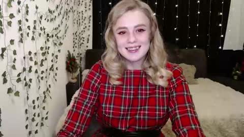 sofia_rosemary online show from December 31, 2024, 12:56 pm