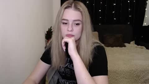 sofia_rosemary online show from December 24, 2024, 11:09 am