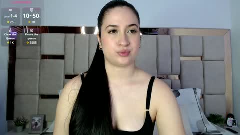 sofiaduque_26 online show from January 3, 2025, 8:30 pm