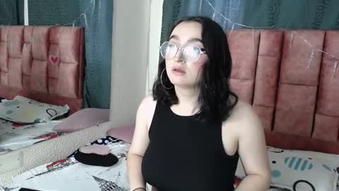 sophie_swe online show from December 11, 2024, 1:01 pm