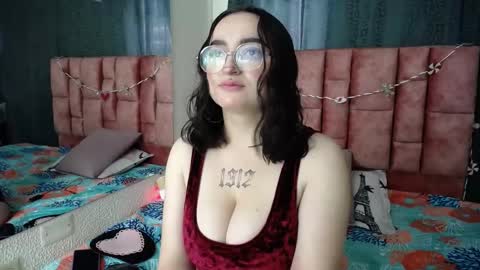 sophie_swe online show from January 2, 2025, 1:01 pm