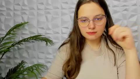 sophiedreamss online show from December 11, 2024, 9:28 am