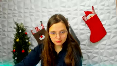 sophiedreamss online show from December 12, 2024, 9:54 am